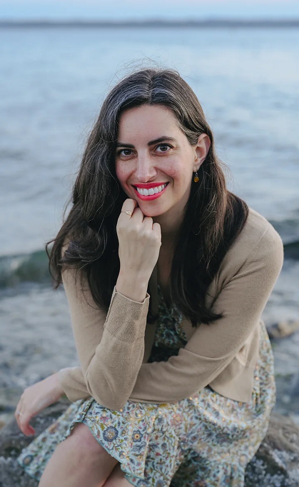 Photo of Parisa Akhbari